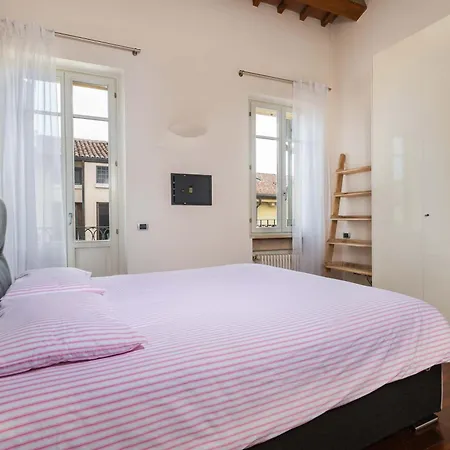 Cozy Flat With Large Balcony Few Steps From Arena